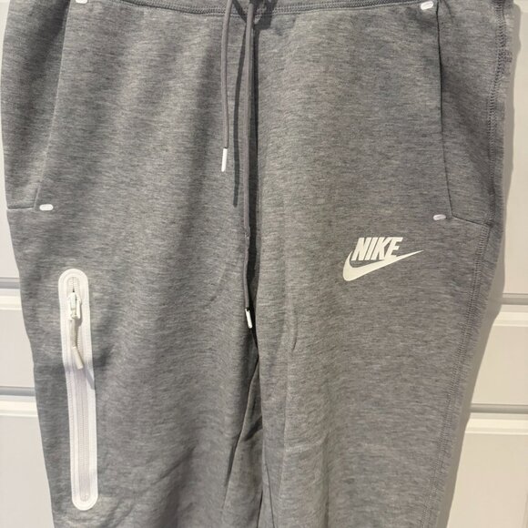 Nike Sweatpants - Picture 2 of 4